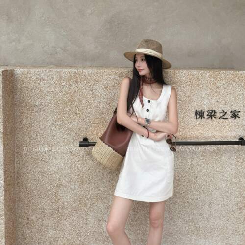 松弛感夏季方领休闲连衣裙