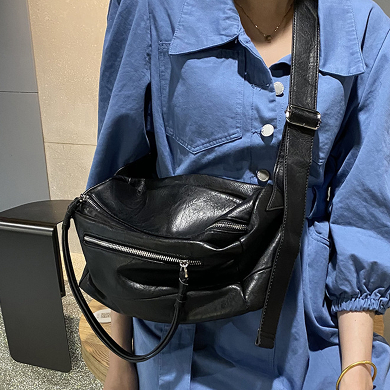 华流时尚新款女包大容量单肩大包简约纯色斜挎包软皮pu潮款健身包