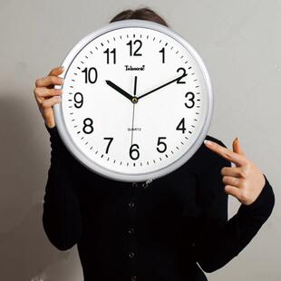 天王星客厅卧室装饰挂钟静音时钟现代简约大数字钟表时尚圆形指针