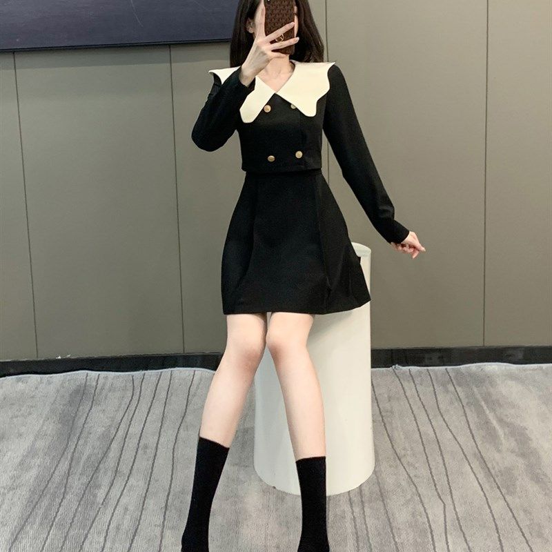 假两件长袖连衣裙女秋季新款法式复古收腰显瘦黑色百褶短款a字裙