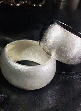 敲打纹宽面开口手镯女小众设计高级感手环时尚手链冷淡风臂环配饰