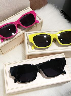 字母个性红色墨镜男女情侣款潮人街拍网红黄框嘻哈太阳镜防紫外线