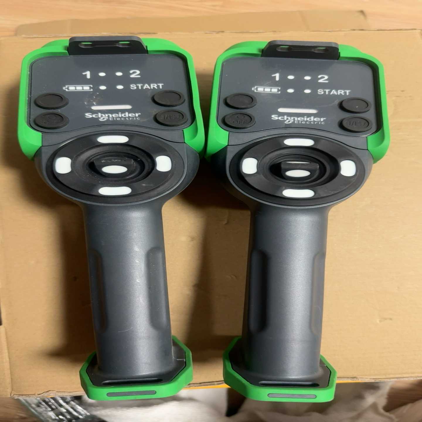 施耐德ZART8L手持摇控器，实物拍摄，成色好，需要请私聊，--议价