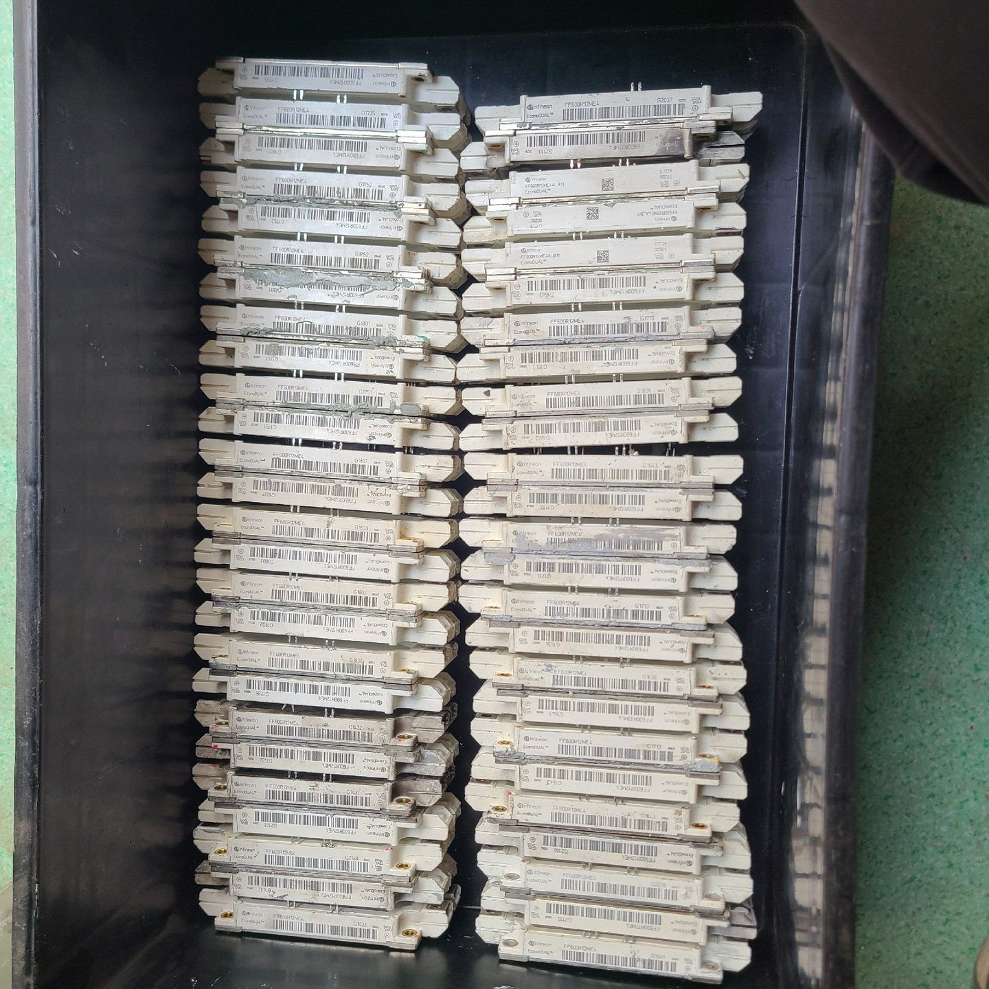 模块 FF600R12ME4  共231个~询价