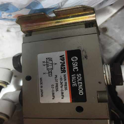 SMC电磁阀VP742R，日本制造，实物拍摄，功能正常。拆机--议价商