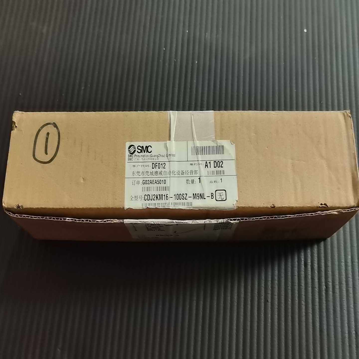 SMC气缸DF012，全新库存包含以下配件：-询价客服