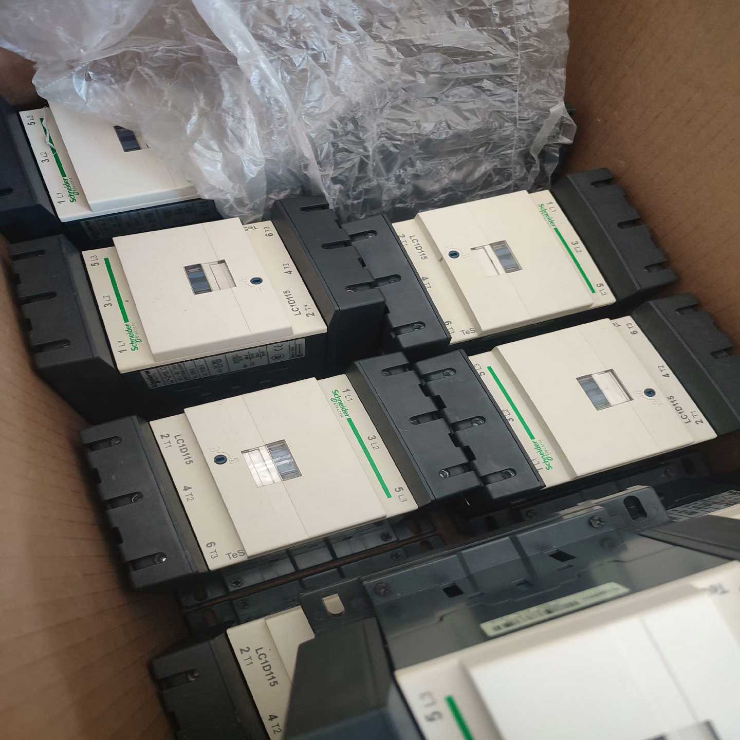 施耐德LC1D115M7C交流接触器。盒子破旧扔掉的产品。没【卡奥电