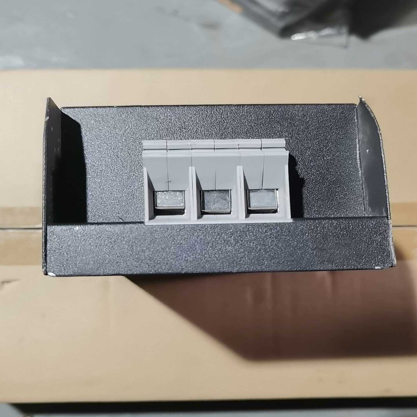 议价威尔利直流防浪涌电源防雷器VOLE220-80一个，成色