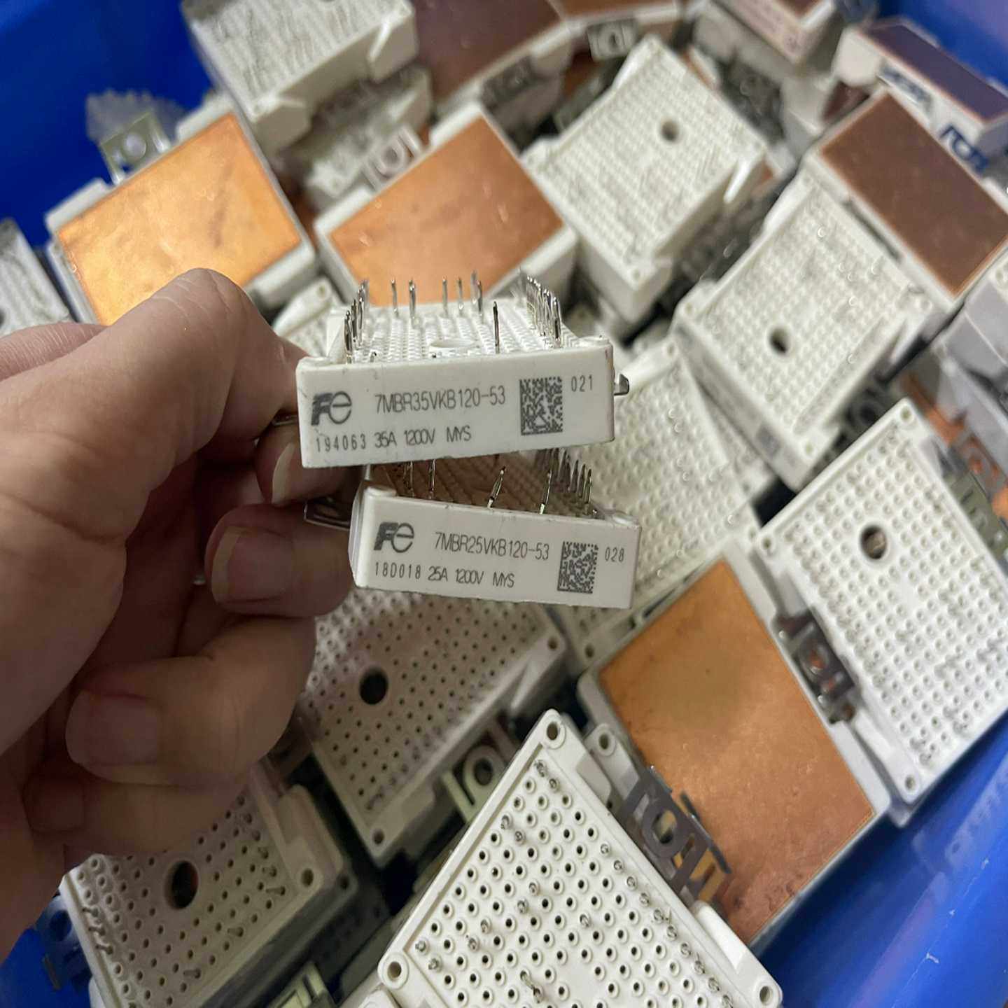 7MBR25VKB120-53/7MBR25VKD120-5询价