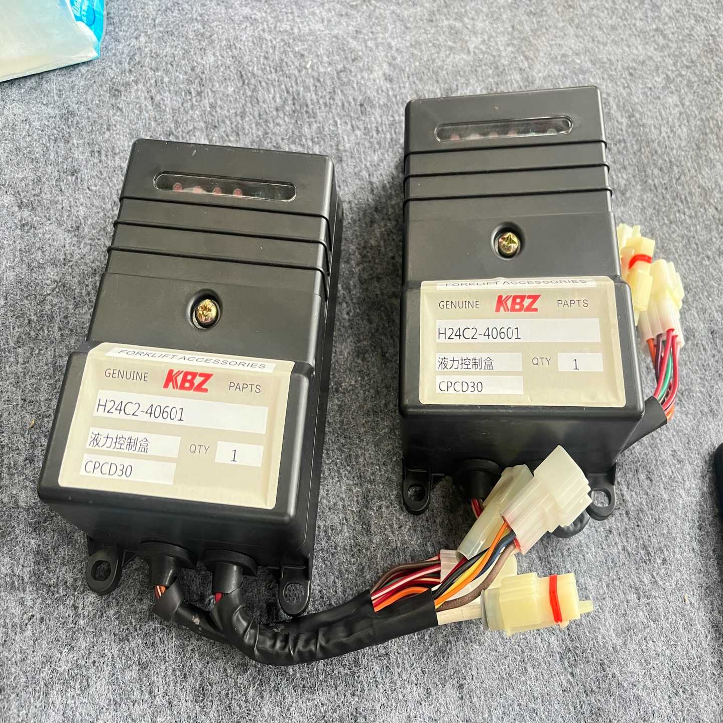 5台叉车KBZ液力控制盒H24C2-40601，全新未使用，--议价商品