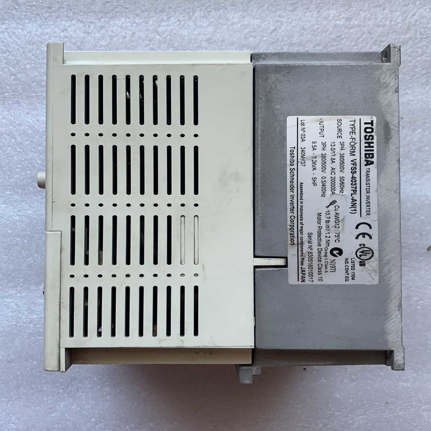 议价东芝变频器VFS9-4037PL-AN(1)实物拍摄3