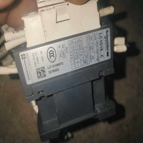 lc1d18m7c5只。lc1d32m7c2只。lc（零零电子）
