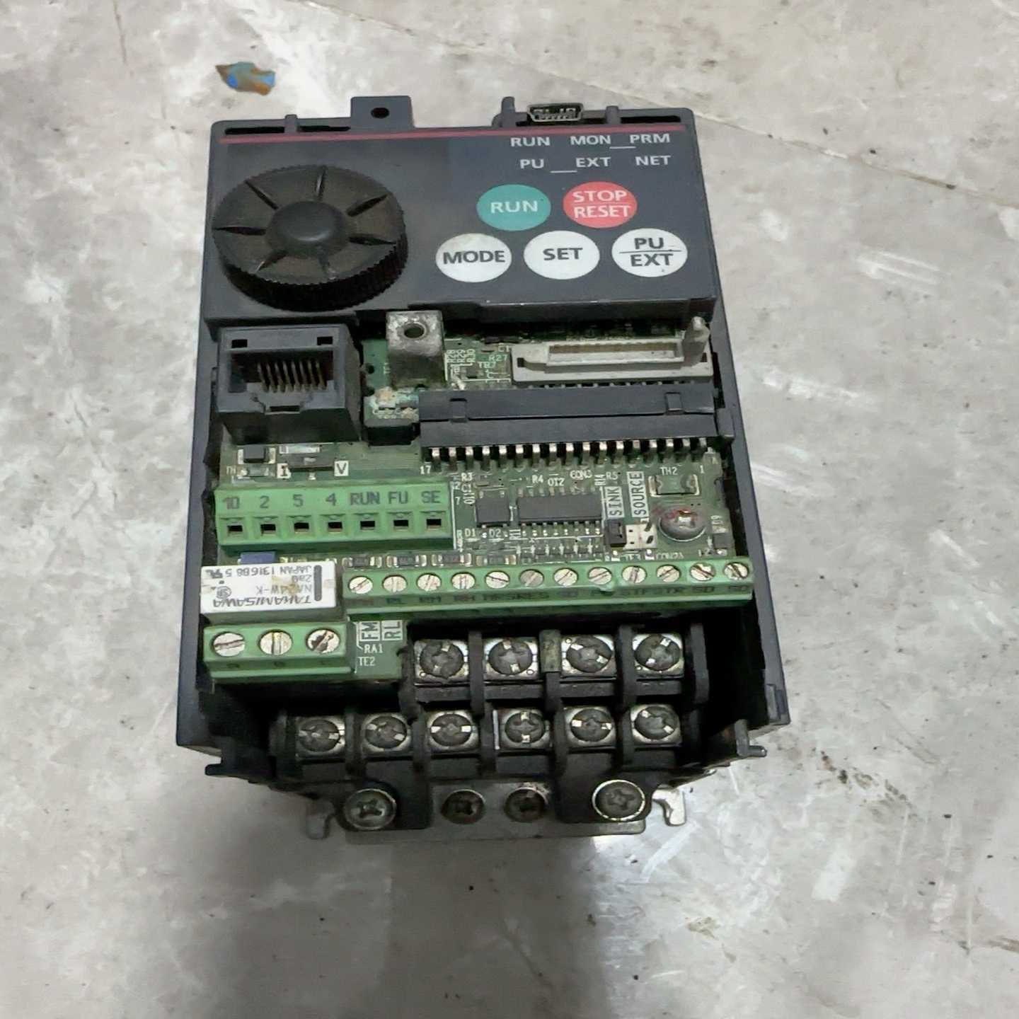 三菱变频器E720-0.4K，220v0.4kw，拆机货，实--议价商品