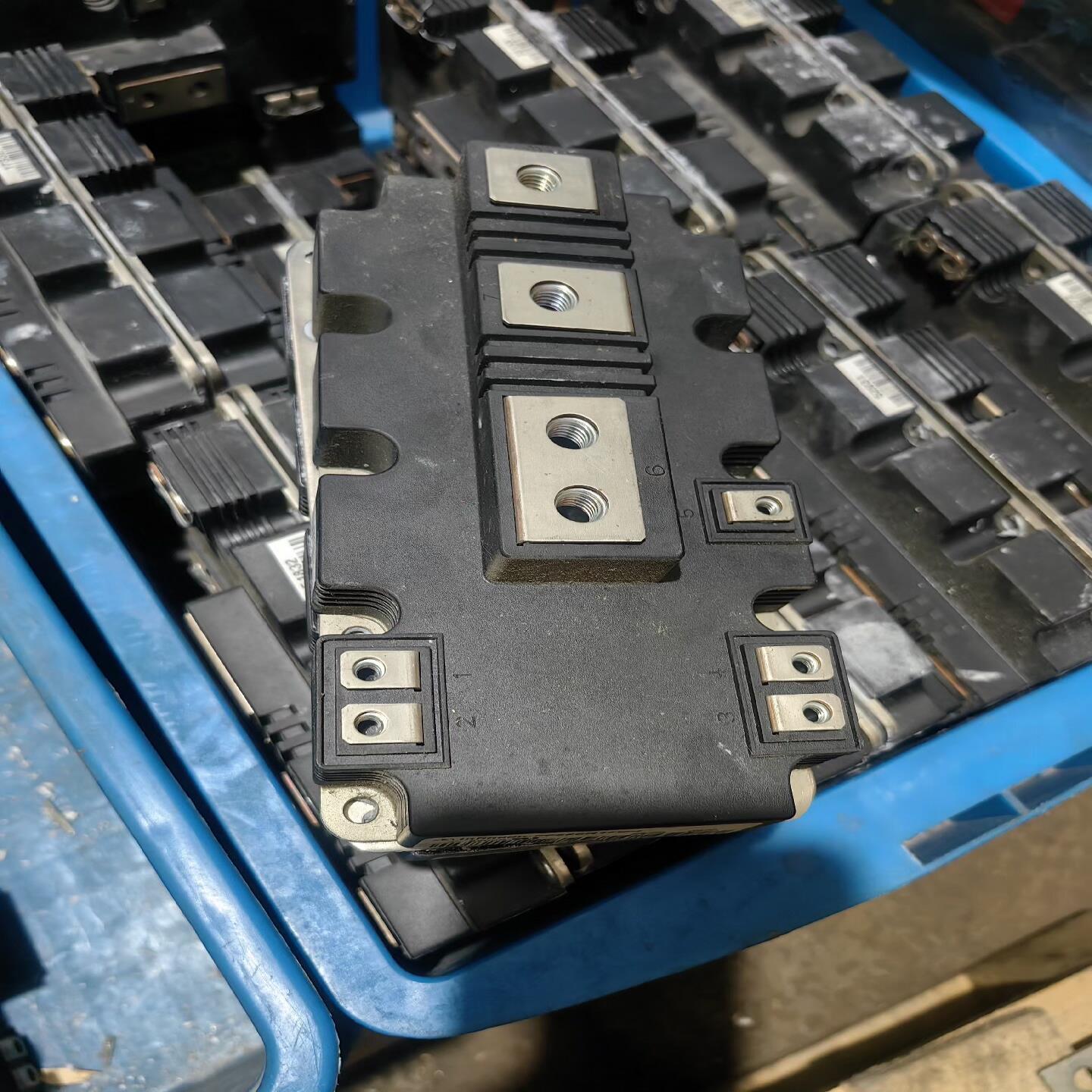 英飞凌FF650R17IE4无温控成色好无磕碰正,议价