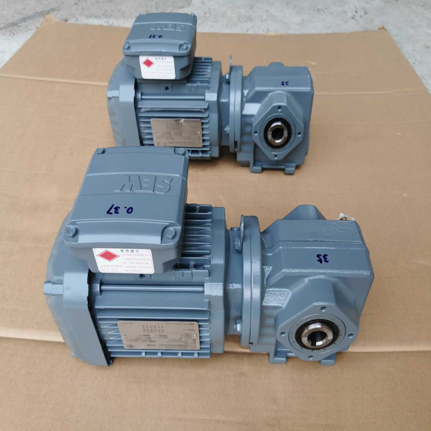 询价赛威sew减速机SA37DRN71M4速比1:35.1