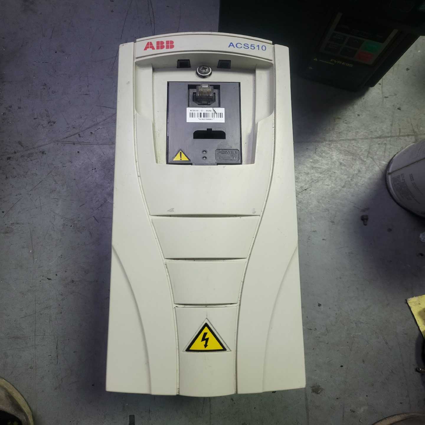 ABB变频器2.2KW ACS510-01-05A6-4 原（佳毅工控）