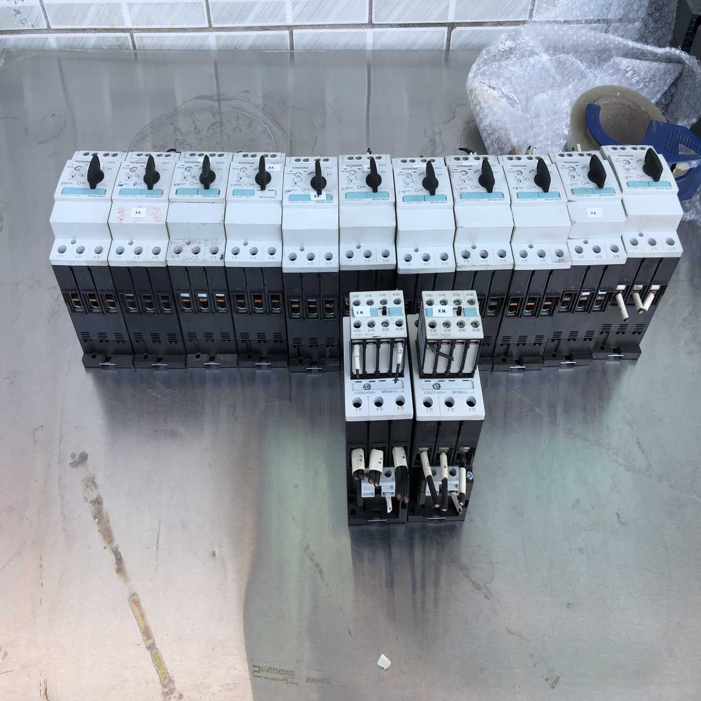 接触器3RT1034-1AP04（2）、3RH1921询价