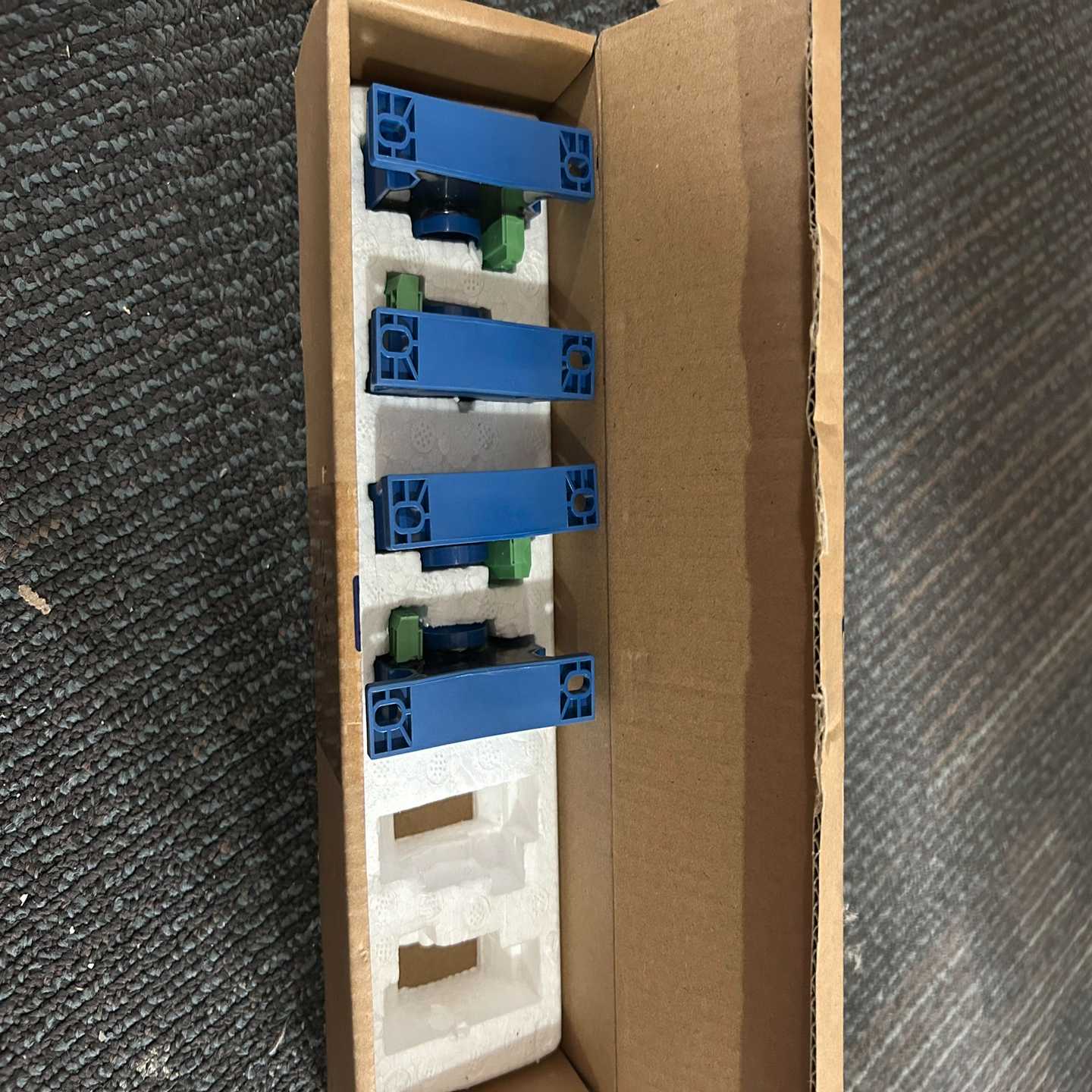 【议价】LEM电流传感器LT208-S7/SP1，有4个适用