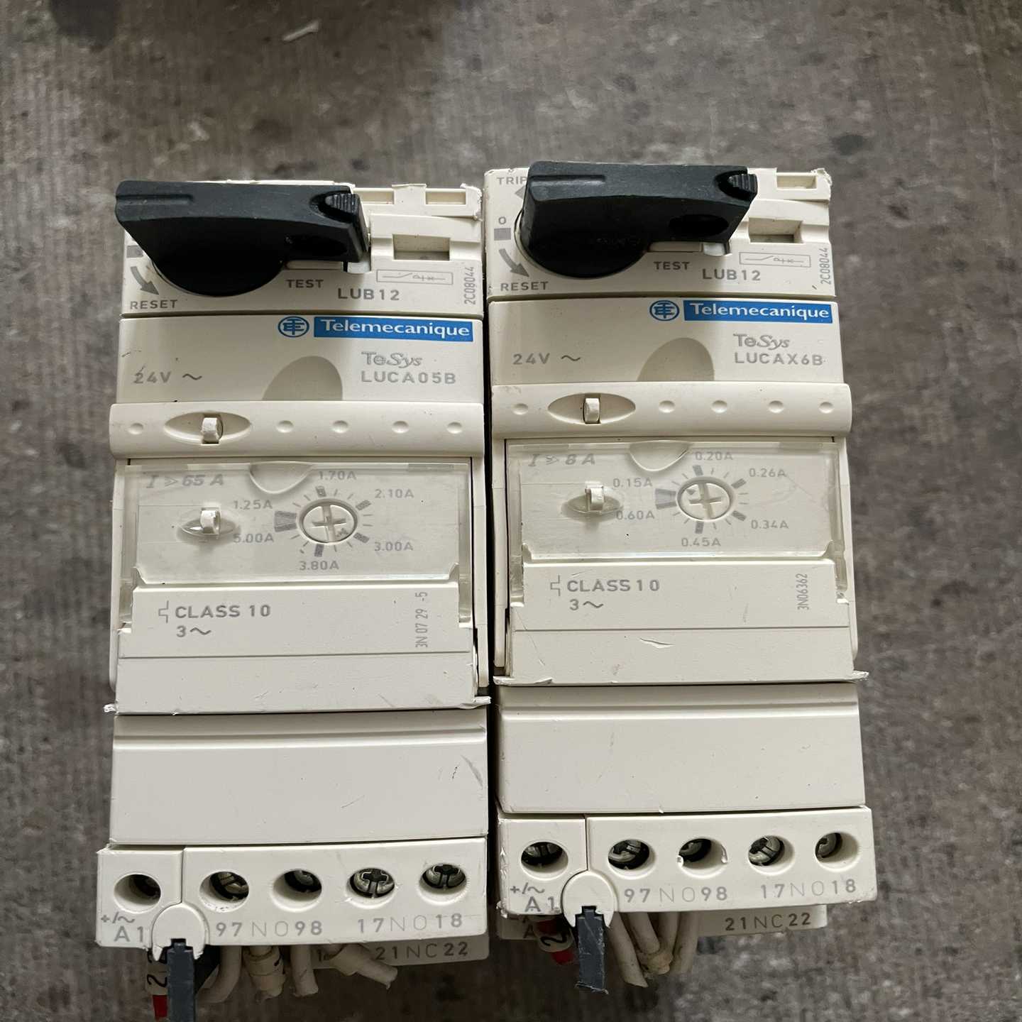 施耐德LUCA05BLUB12电机控制器，24V供电，Cl