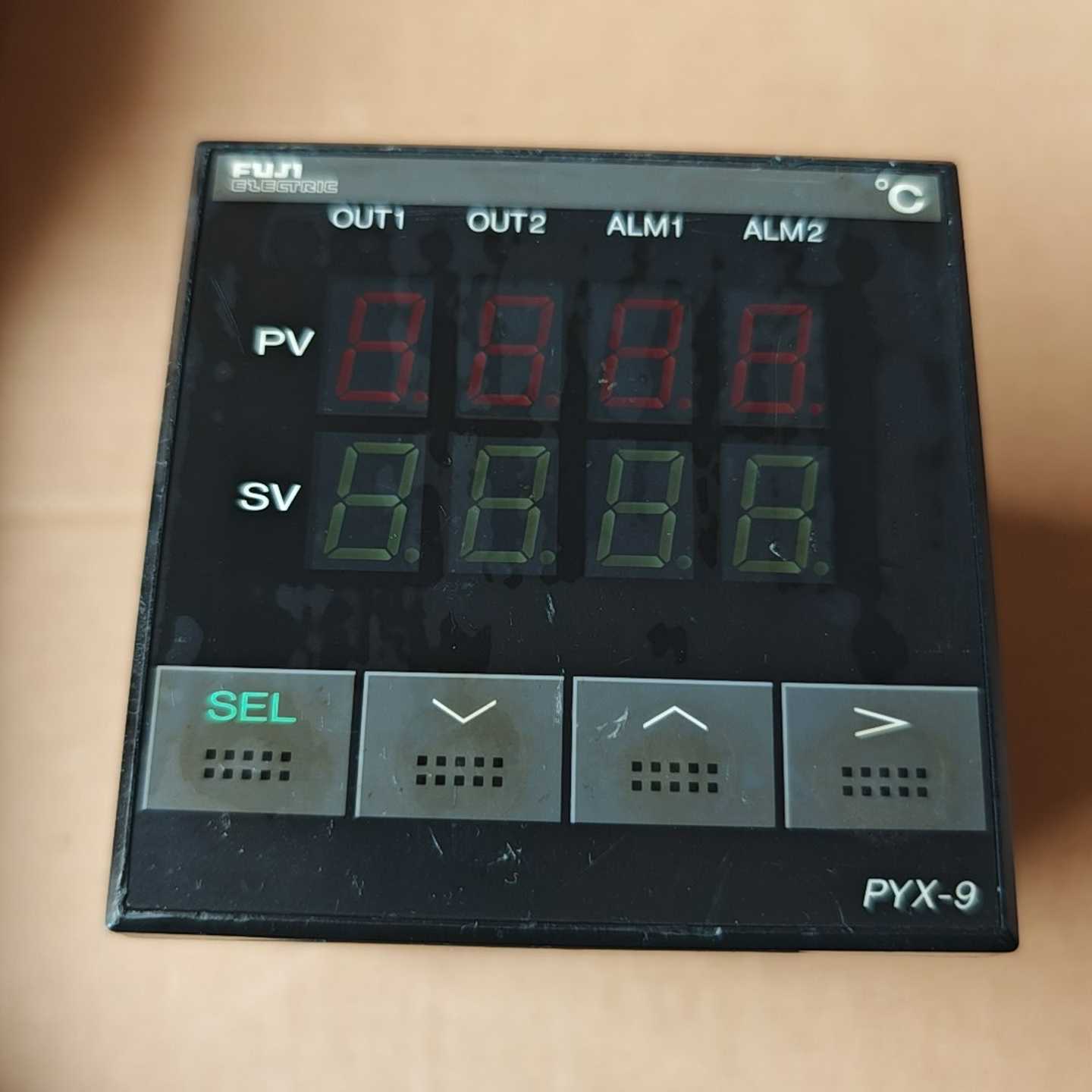 富士PYX-9温控器PYX9TGY1-223AF，日本原装，--议价商品