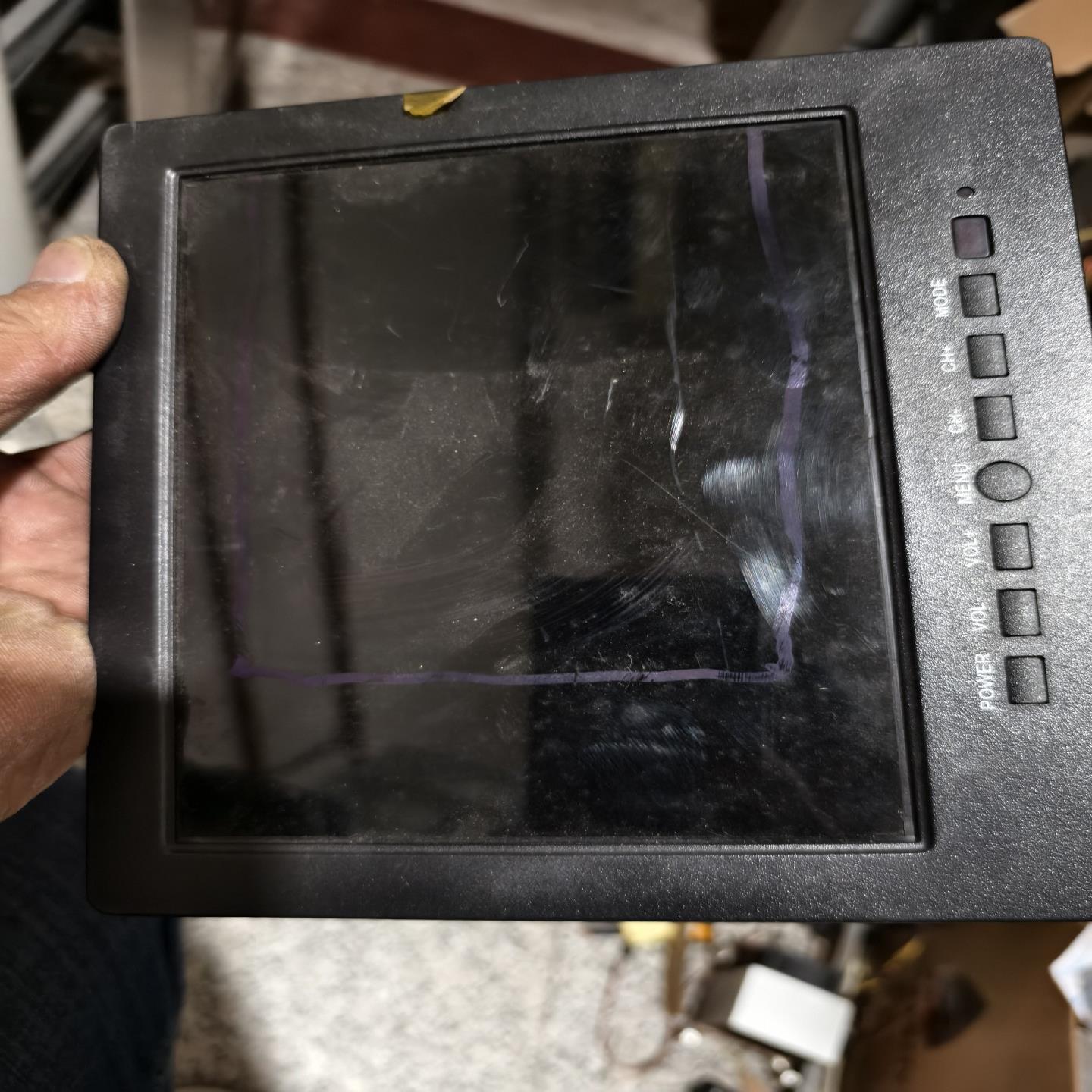 8寸显示器,带BNC AV VGA输入,自带支架,包好包