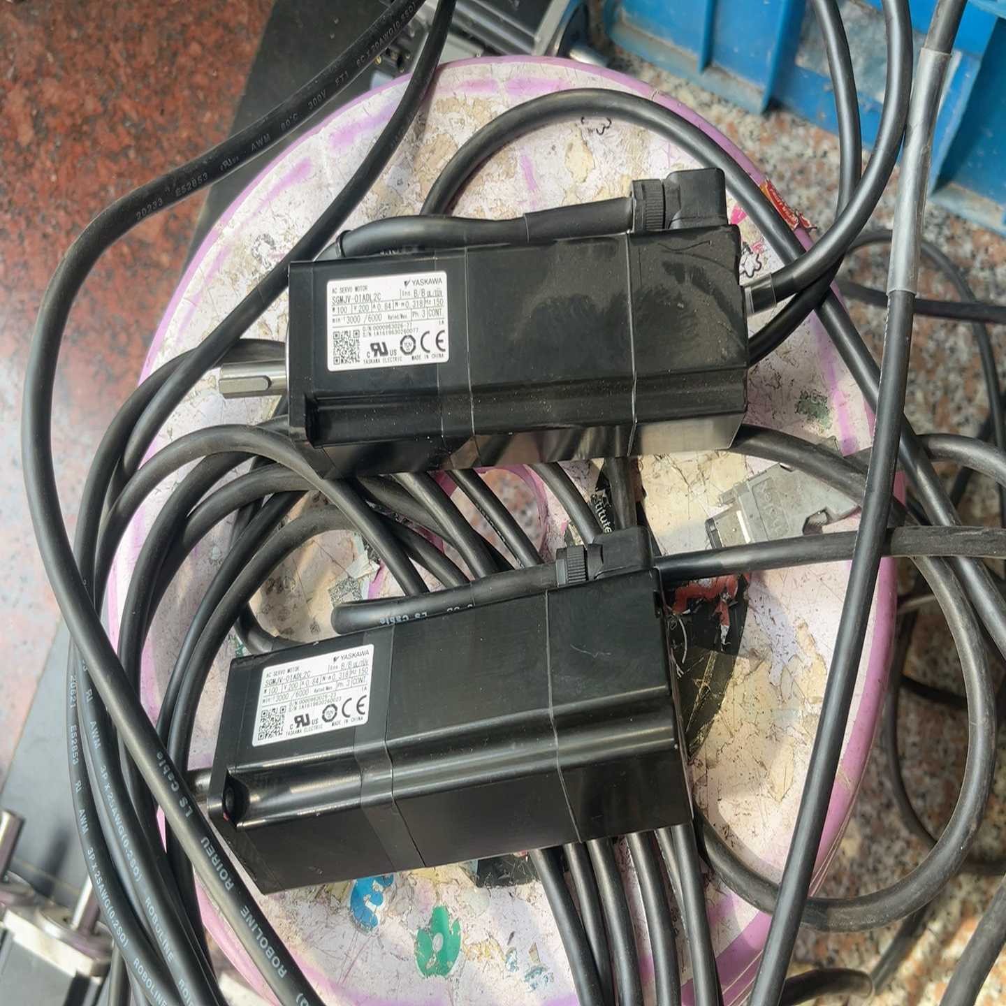 安川电机SGMJV-01ADL2C实图拍漂亮带3米线询价