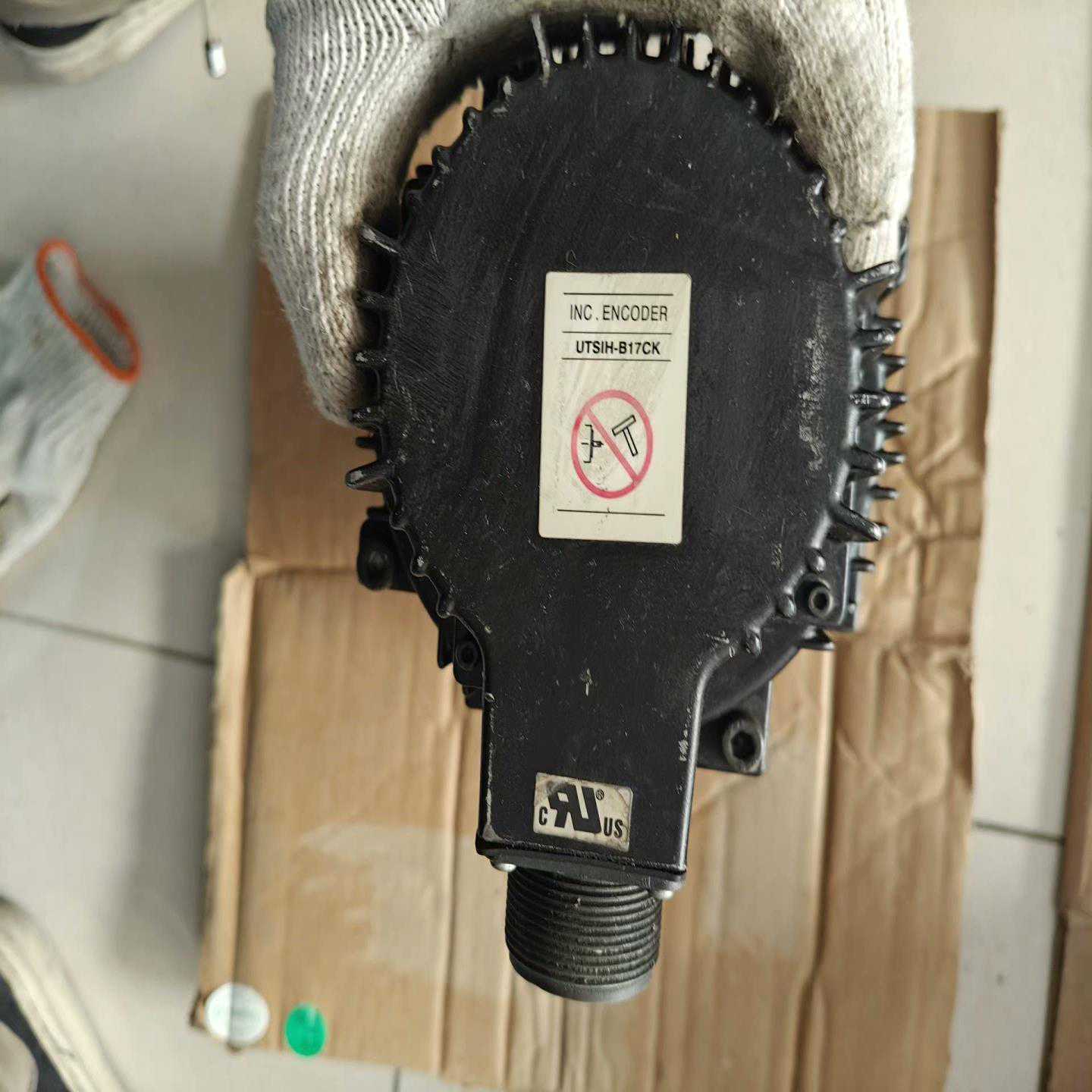 富士FRN15G11UD-4C3变屏器一台，图片为，~询价