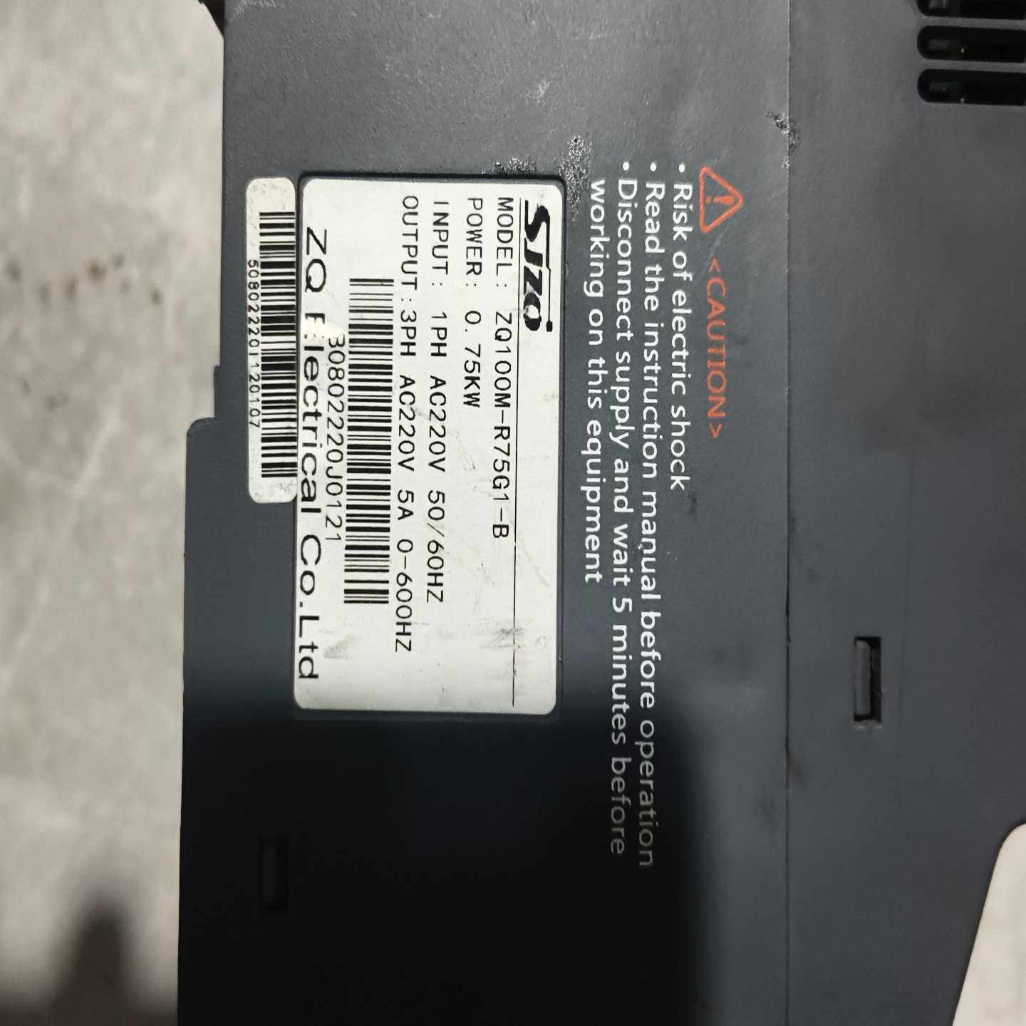 Sjzo变频器ZQ100M-R75G1-B，0.75KW功率--议价商品