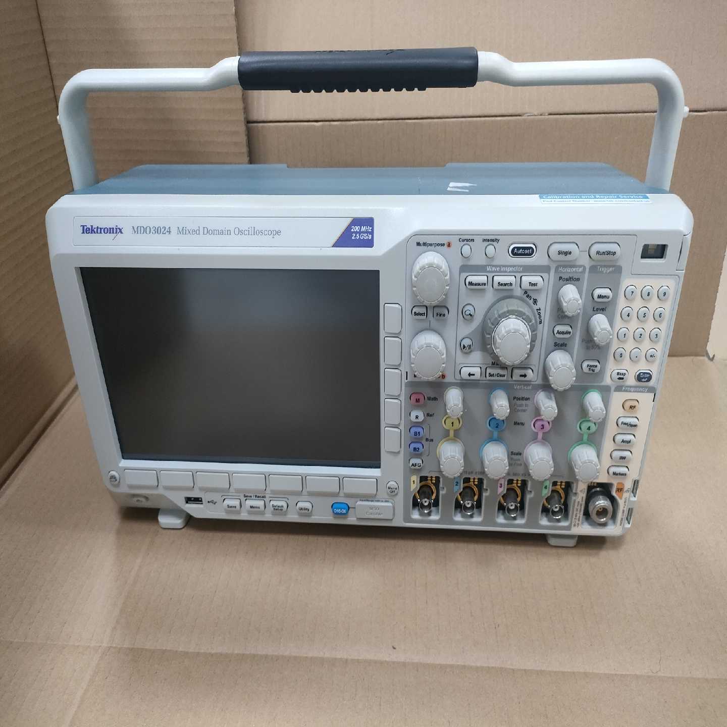 询价~施耐德LC1D300 交流接触器 220V线圈。