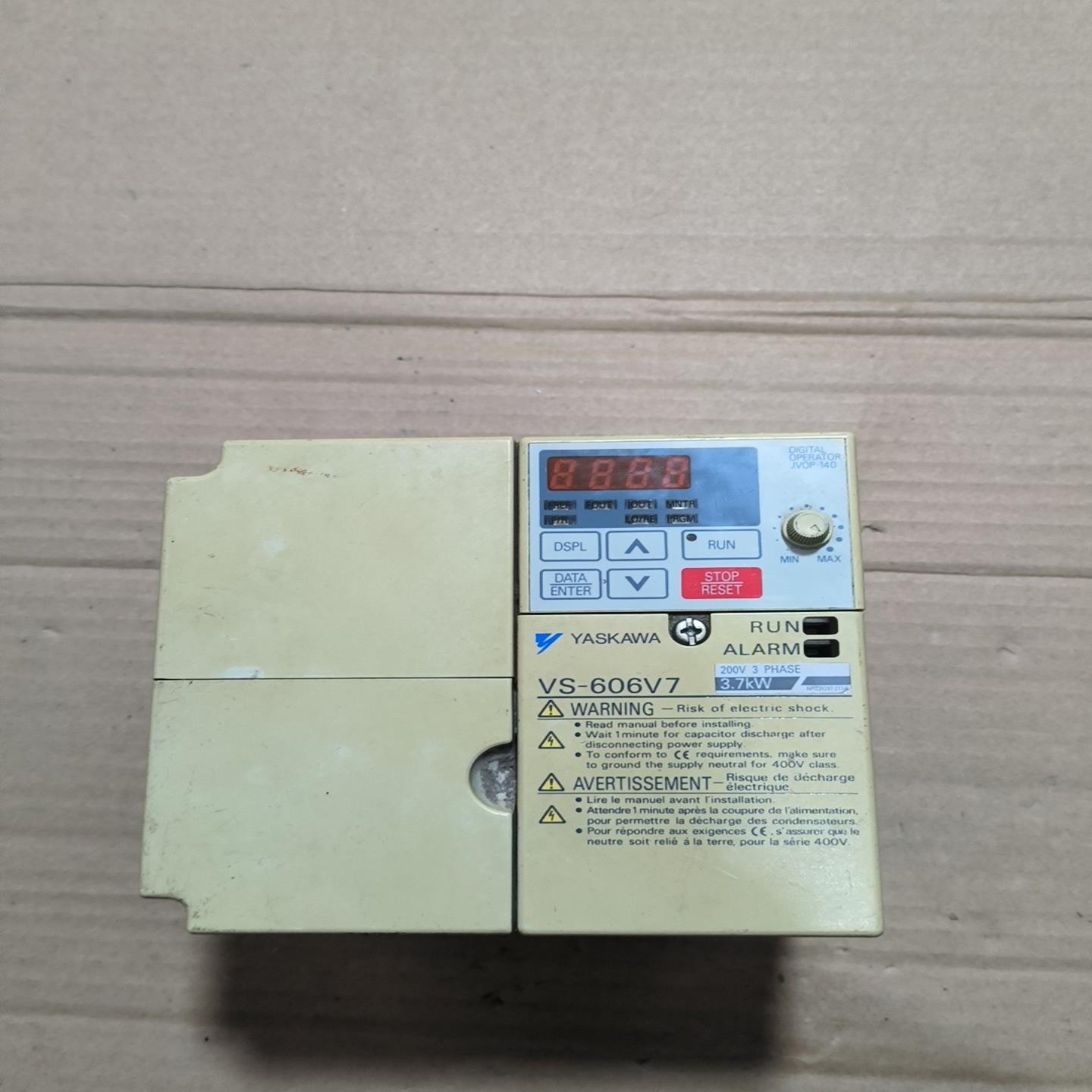 安川变频器CIMR-V7AT23P7实物图3.7KW/2询价