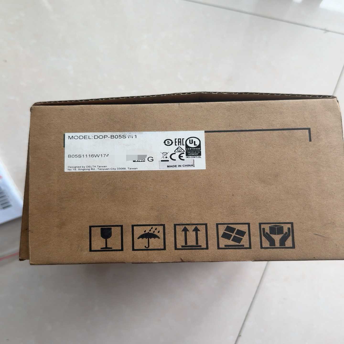 台达触摸屏DOP-B05S111，未使用，盒码一致，盒子询价