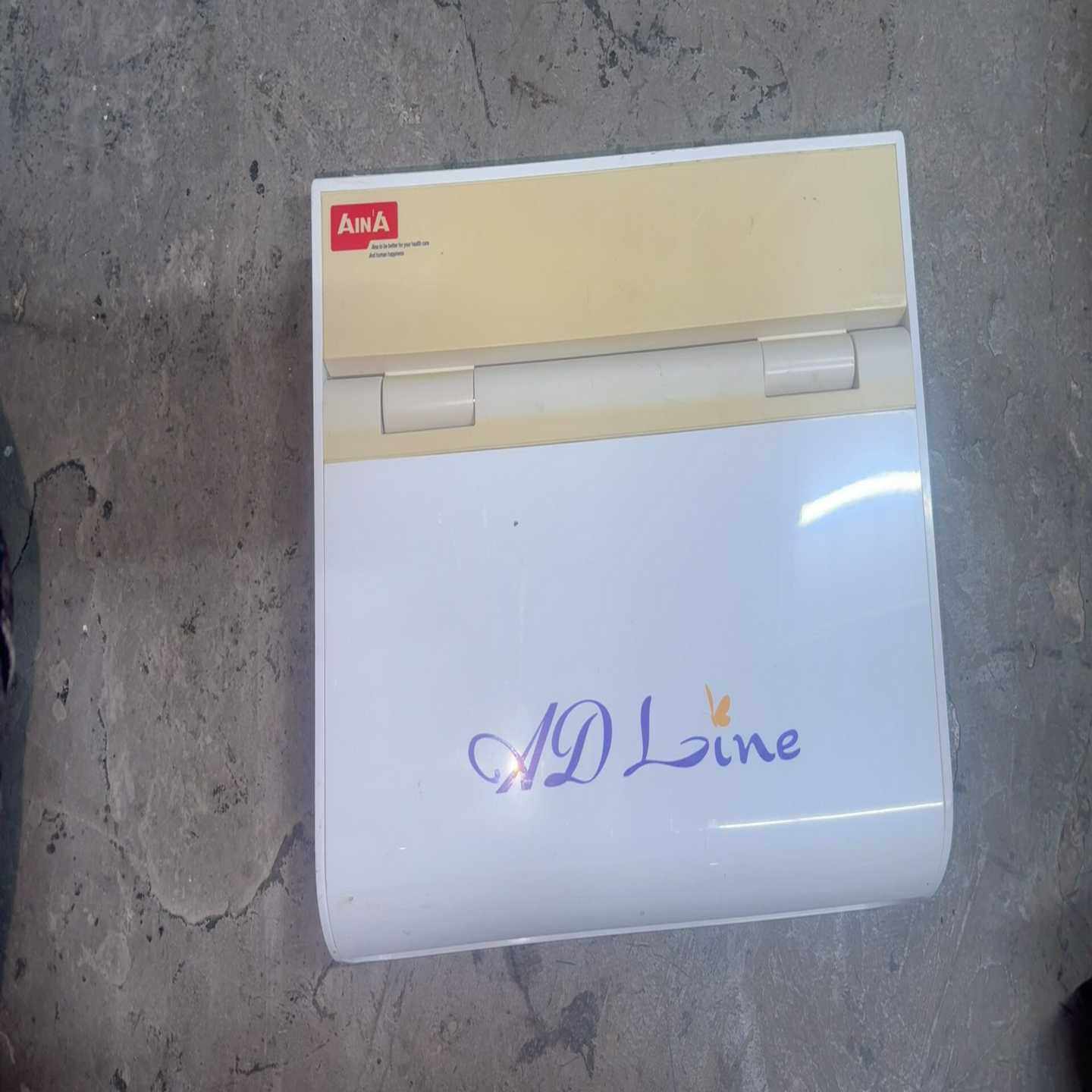 AINA-8800减肥仪，成色如图，只有主机，没有其他配件，-议价
