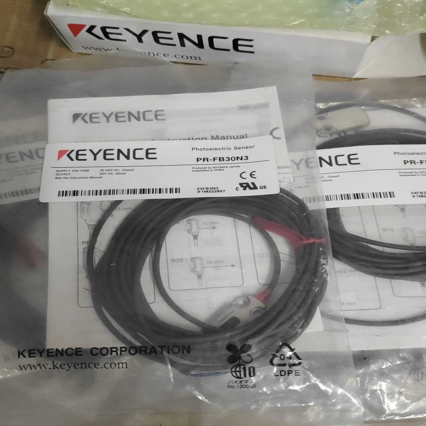 基恩士PR-FB30N3光电传感器，10个。的联系，询价