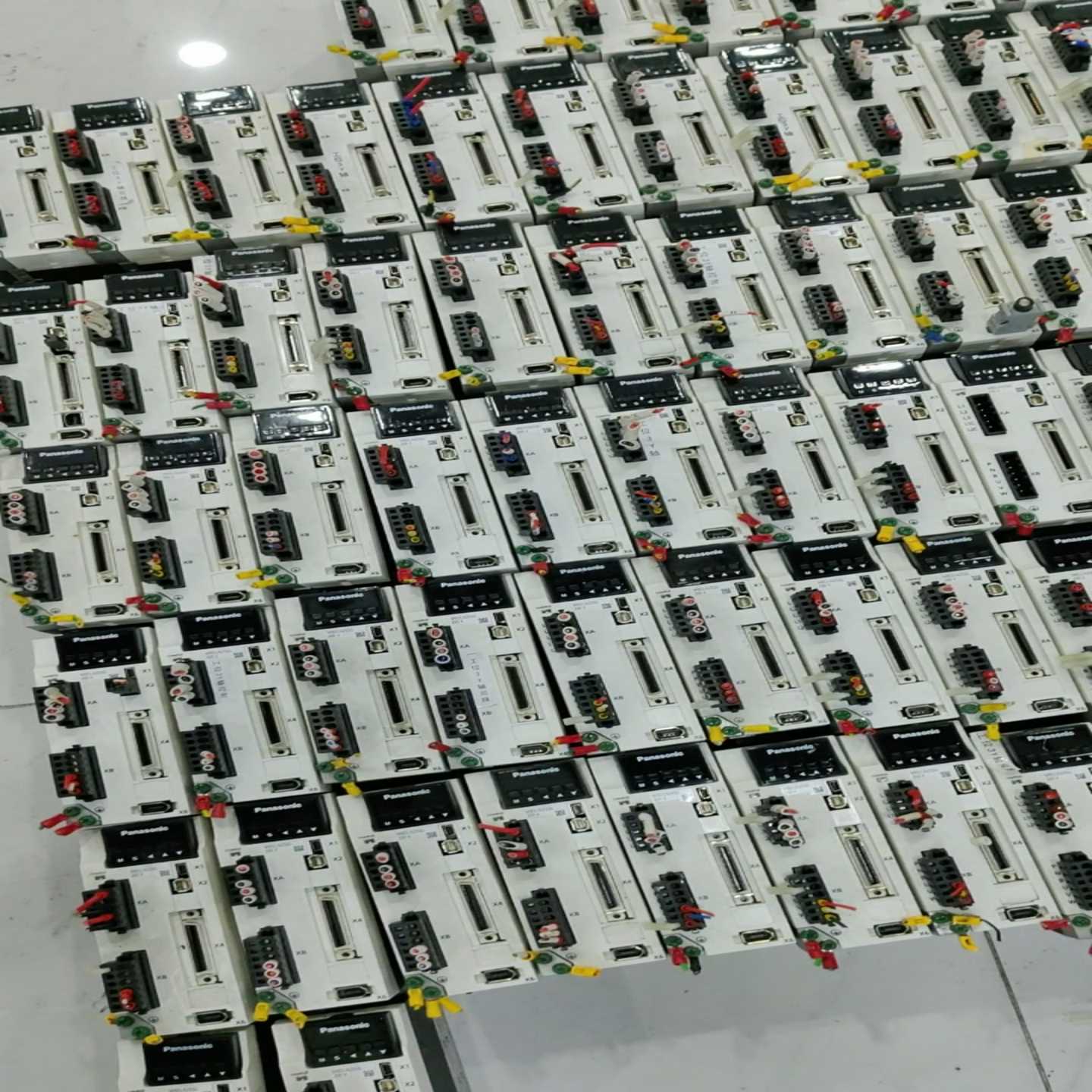 出一款松下Panasonic伺服驱动器MBDLN25SE，M--议价商品