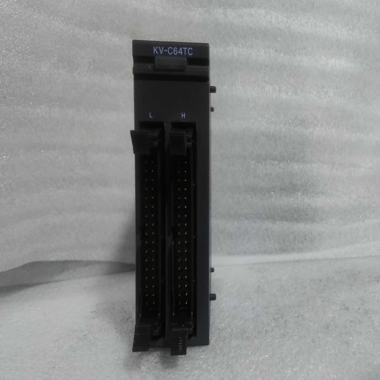 基恩士PLCKV-C64TC实物图，大量现货，成色漂亮，--议价商品