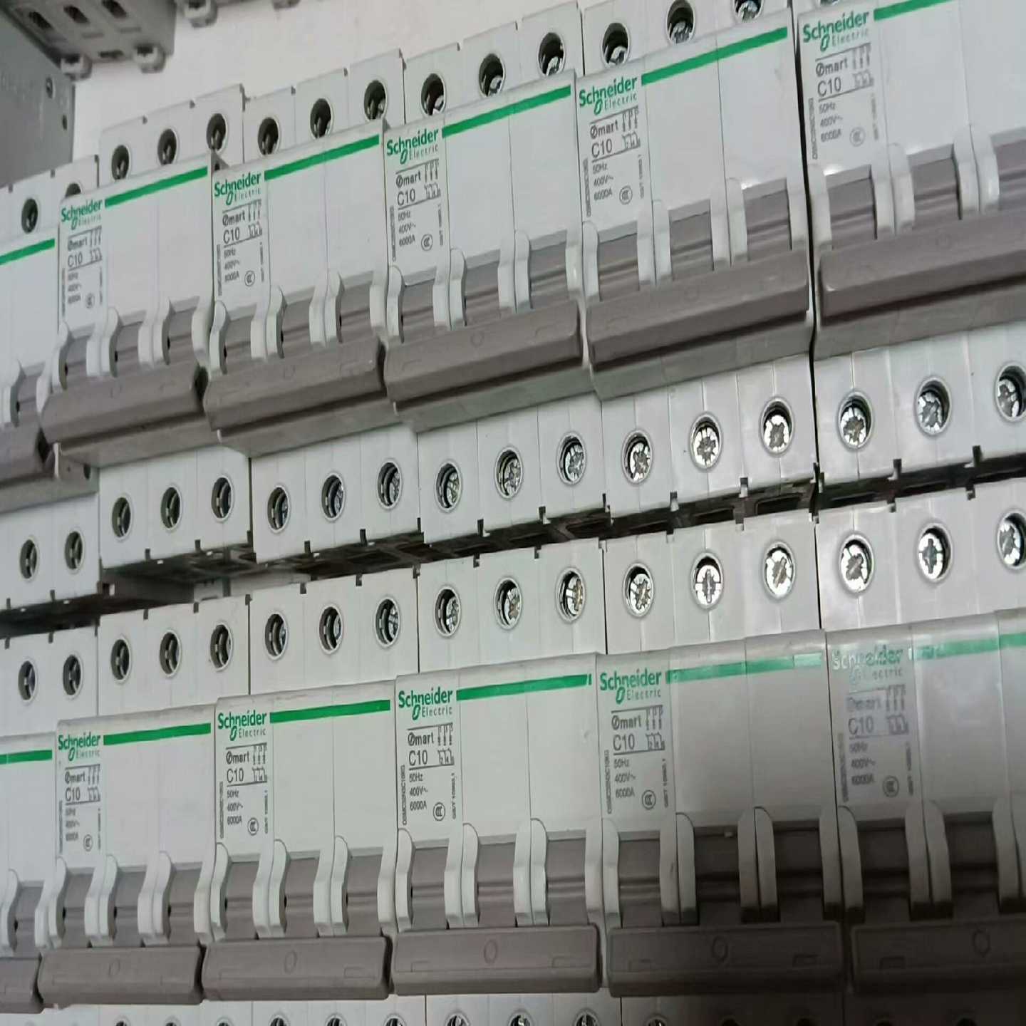 议价拆机施耐德3P断路器mart