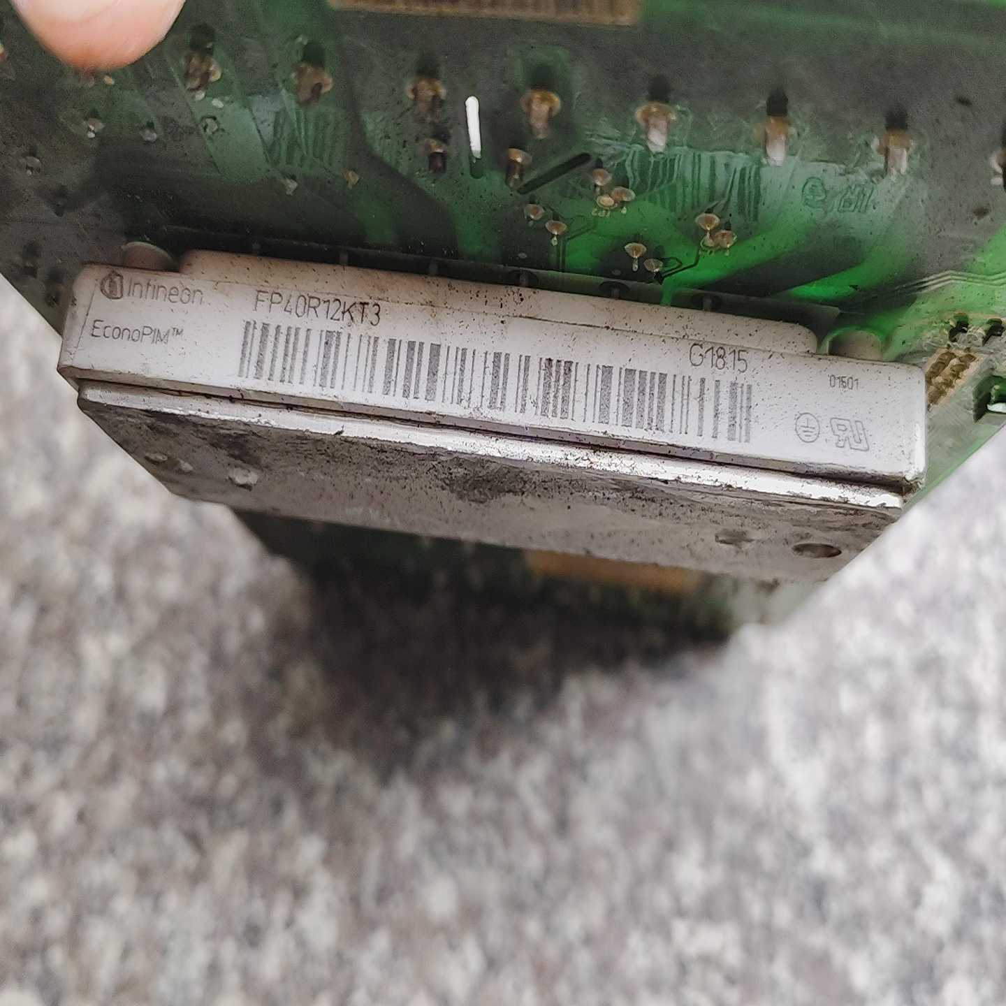 英飞凌FP40R12KT3模块，实物拍摄，成色如图。型号清晰--议价商品