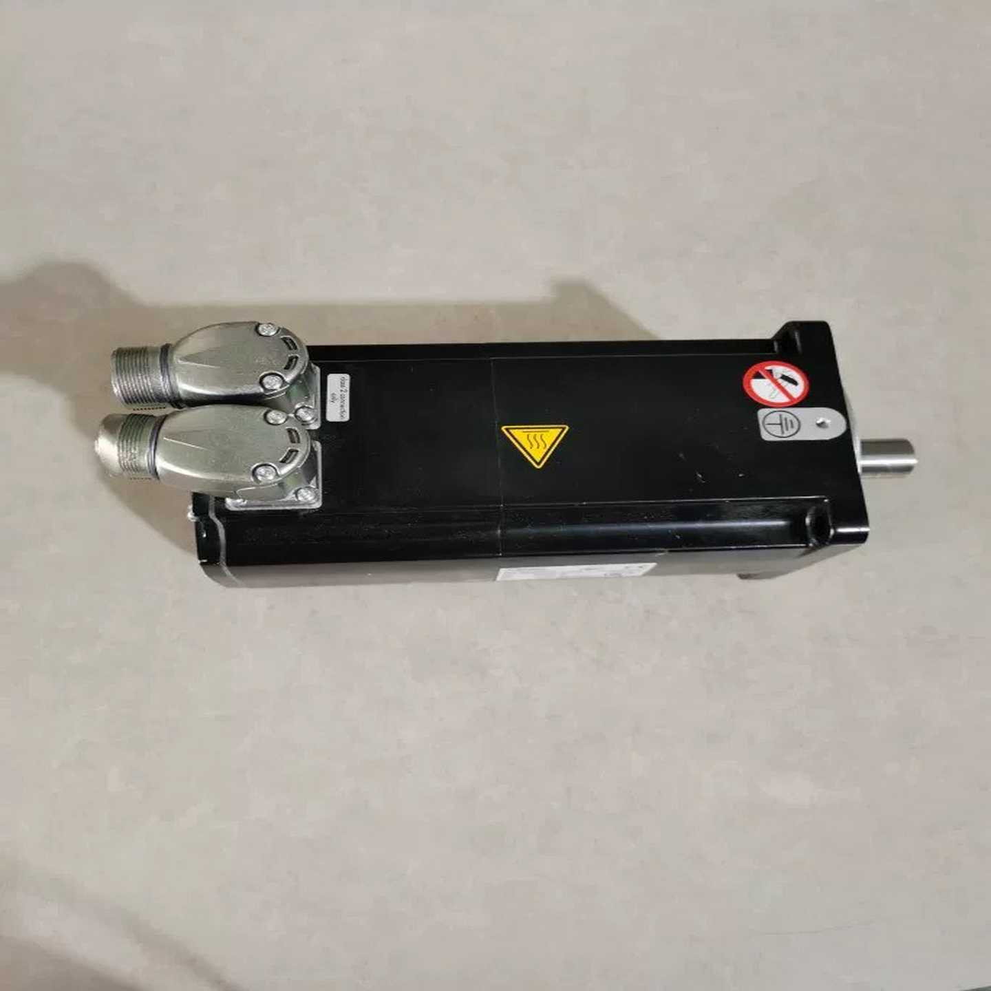施耐德伺服马达BMH1002P02F2A 1.95KW 原装~议价