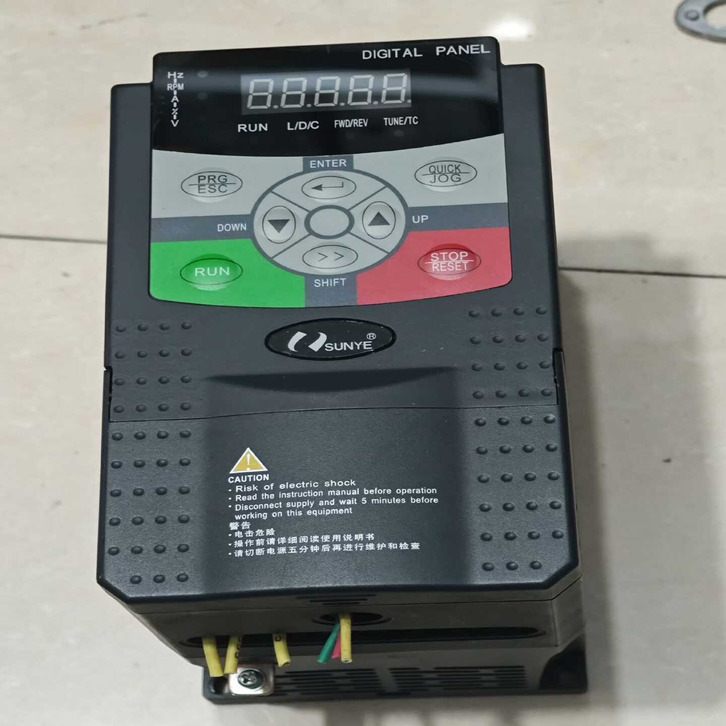 询价日业变频器CM510-A4S2R2GB380V2.