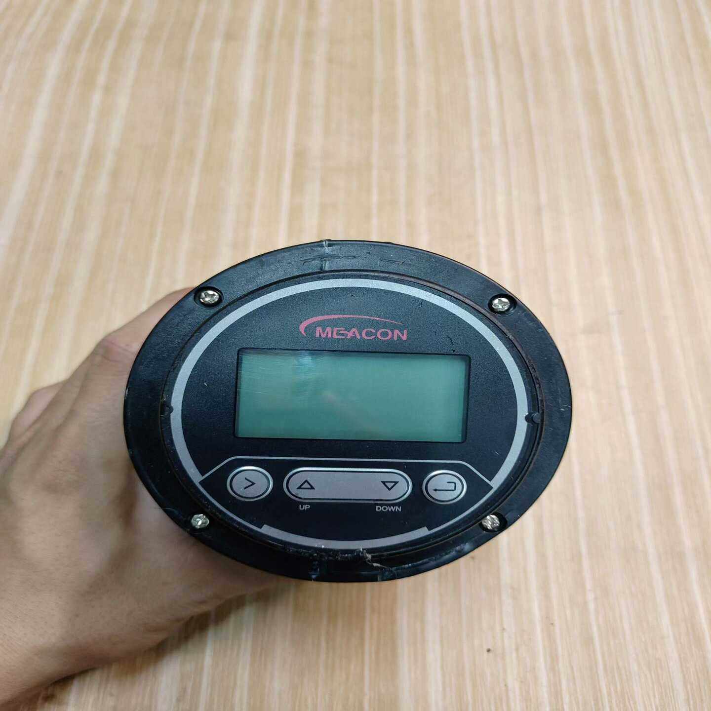 MEACON变送器表头，拆机品，外观成色如图，外壳有使用痕迹--议价