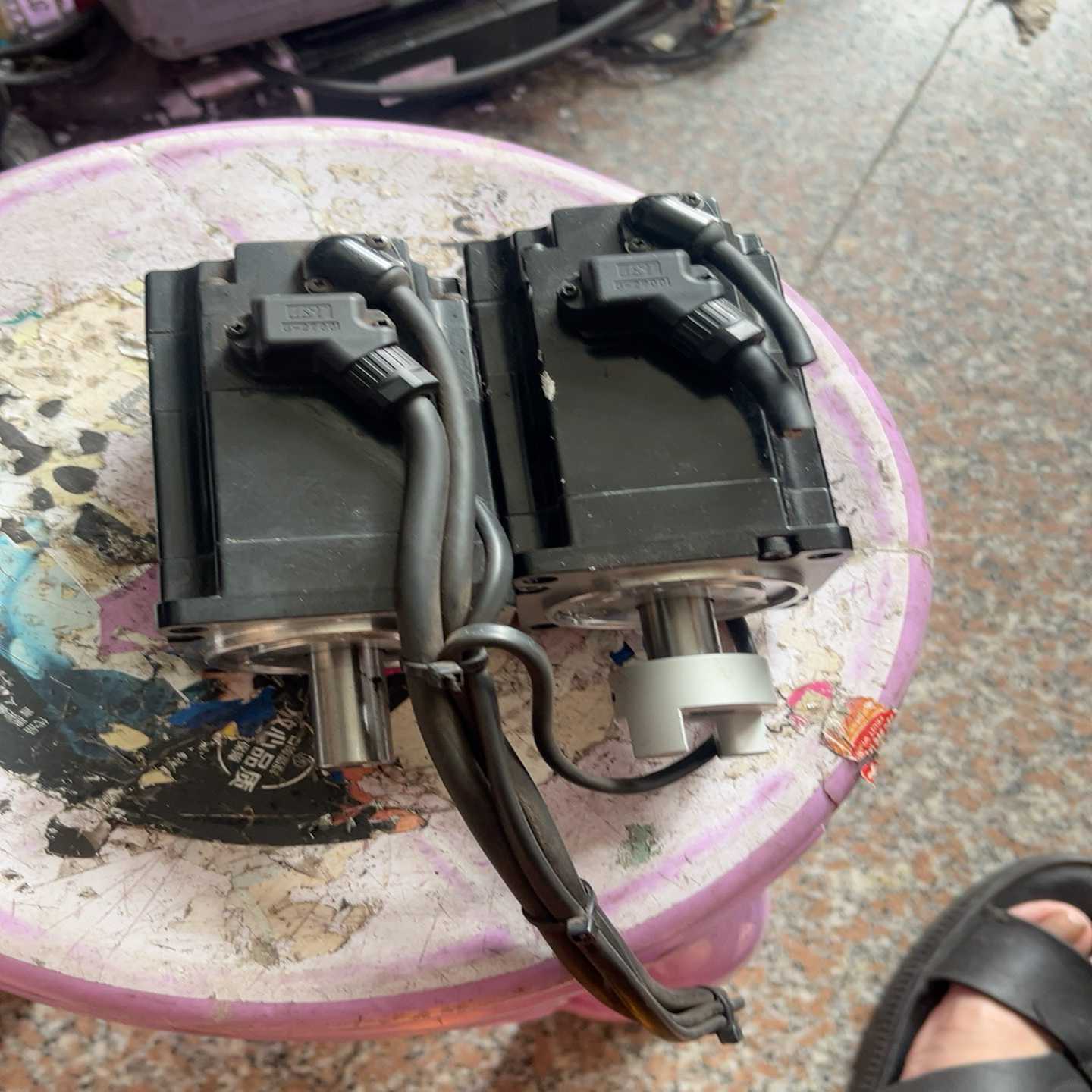 安川电机SGM7J-04AFC6S实图拍询价