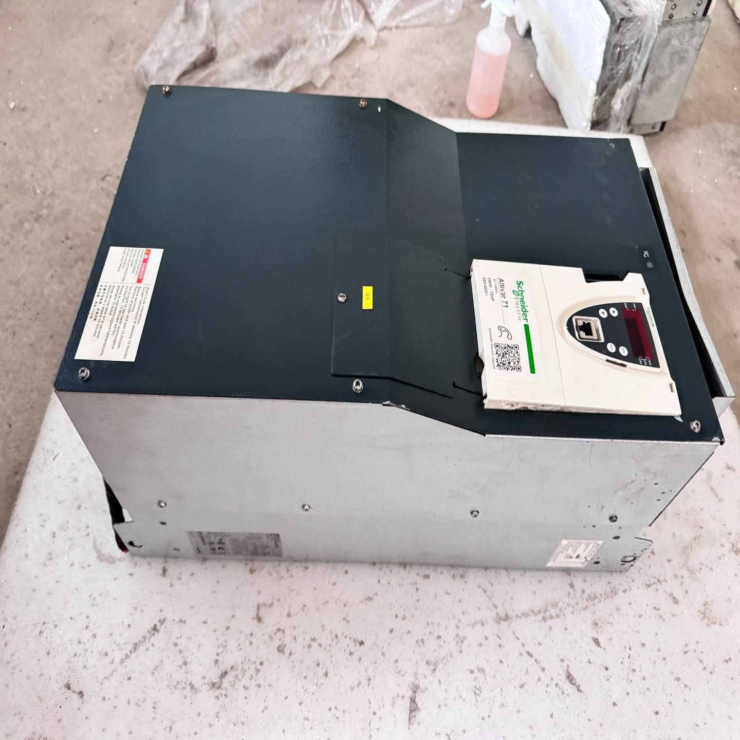 议价ATV71HD55N4Z383拆机件带383的，包好，实物拍