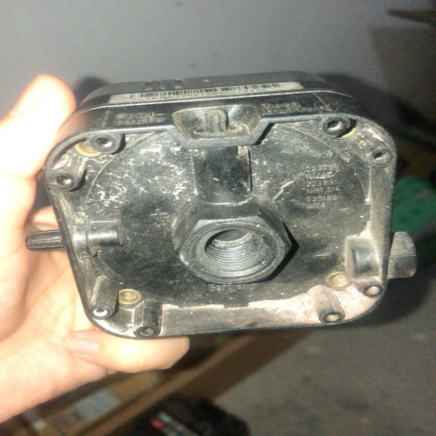 议价德国DUNGS冬斯LGW10A2P原装风压气压开关50一个