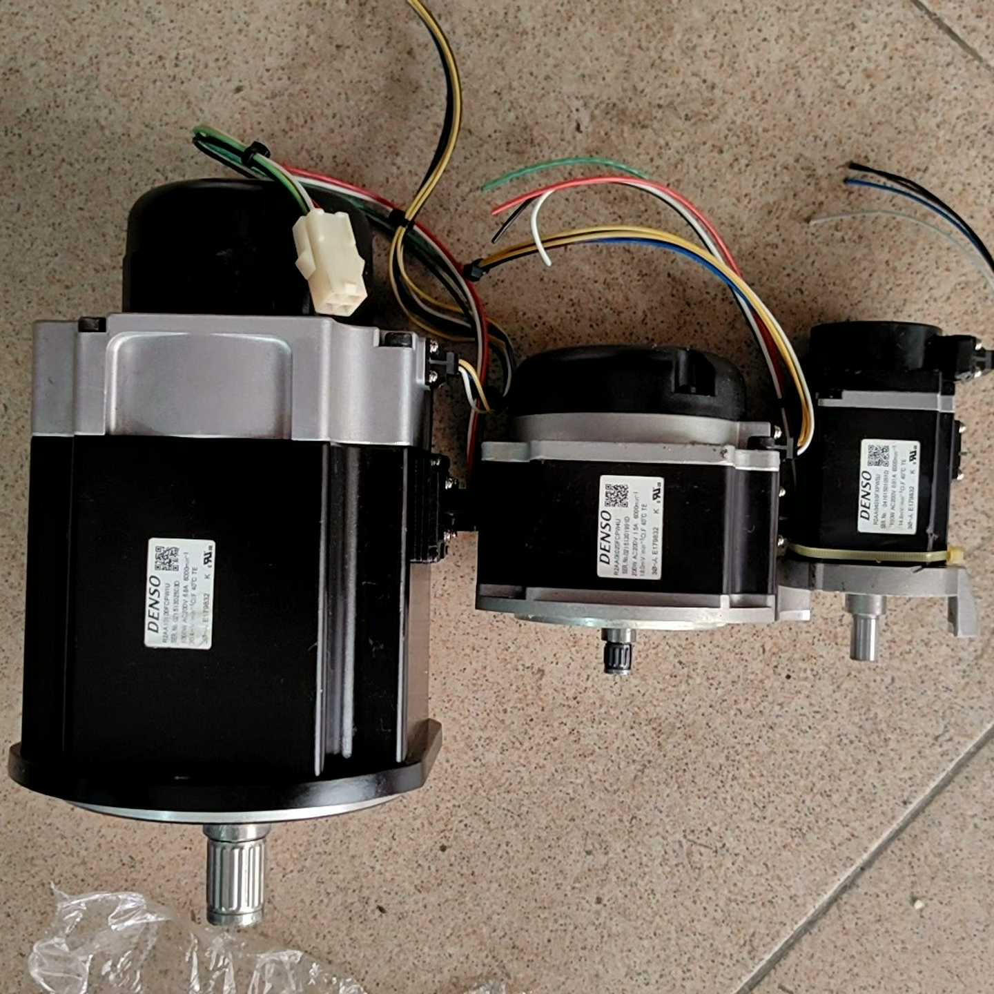 R2AA04010FXPW5U  100w(地坛设备)