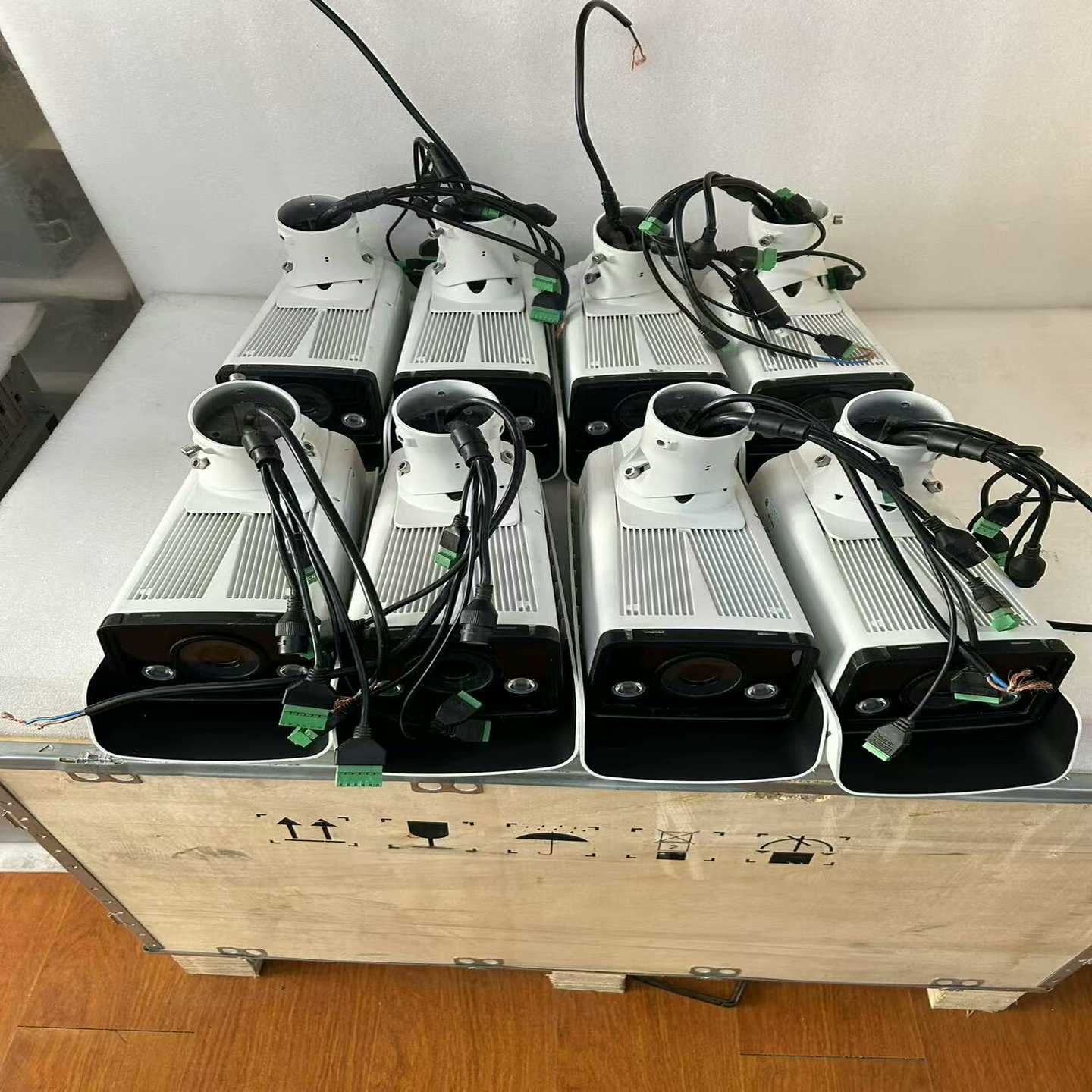 【海康威视DS-TCG205-B出入口抓拍一体机！】200万--议价商品