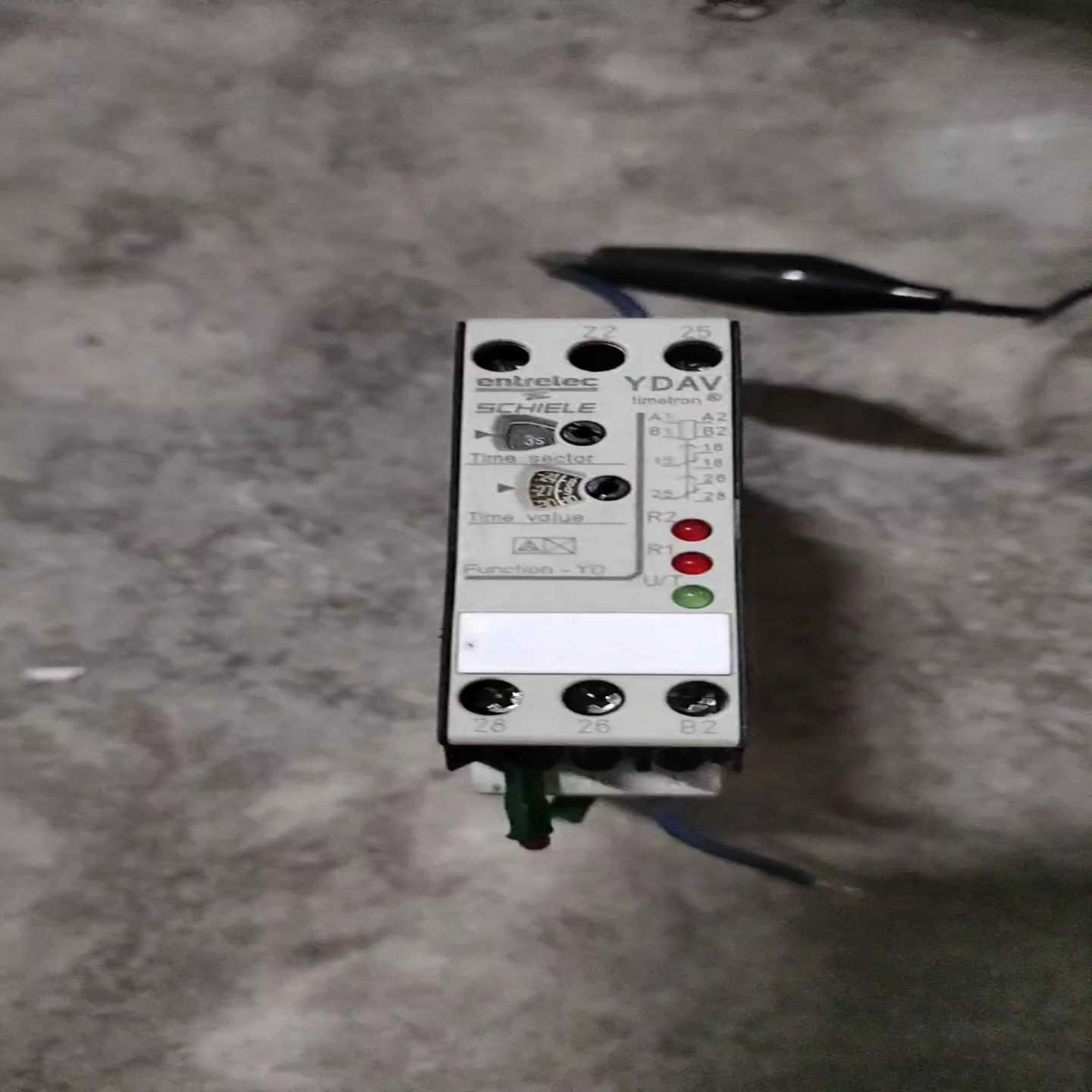 议价施勒时间继电器SCHlELE，YDAV，A1，A2是110V