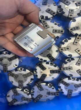 正品SMCMHS3-32D三爪手指气缸二手拆机成色新--议价商品