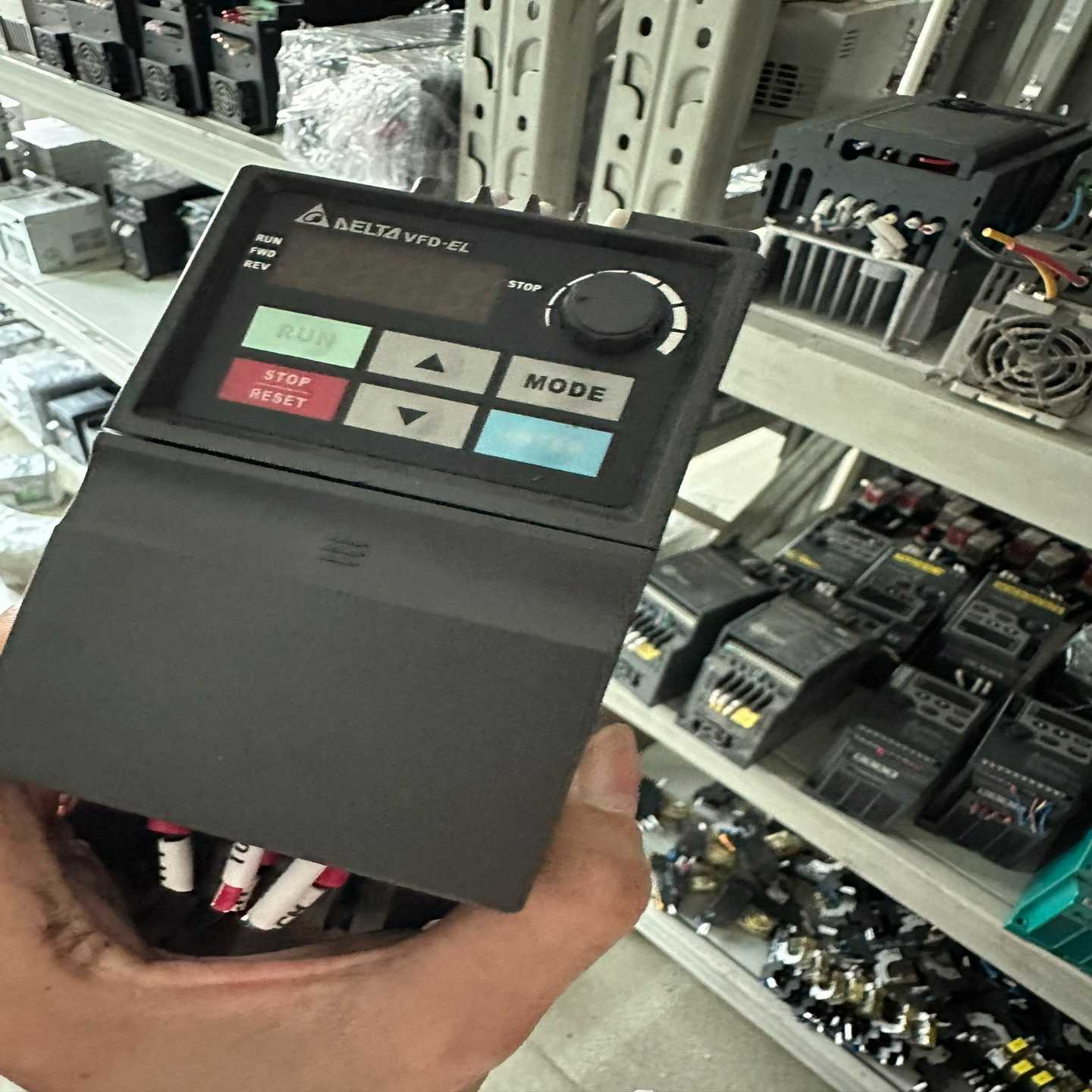 台湾台达变频器VFD007EL21A-0.75kw/。询价