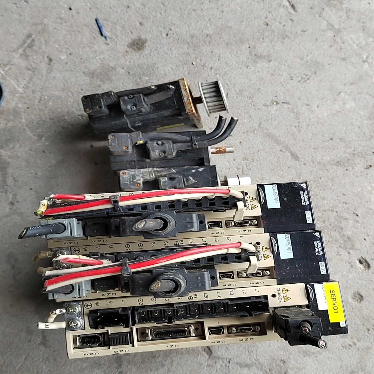 【议价】SGDV-R90A01A安川伺服100w适用