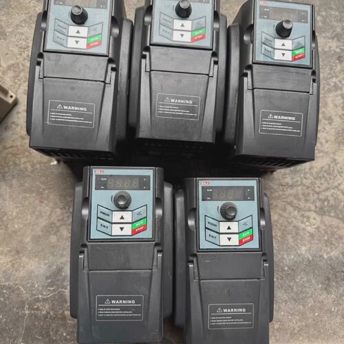 寻I三晶变频器ATV132S1R5GH1.5KW220V输